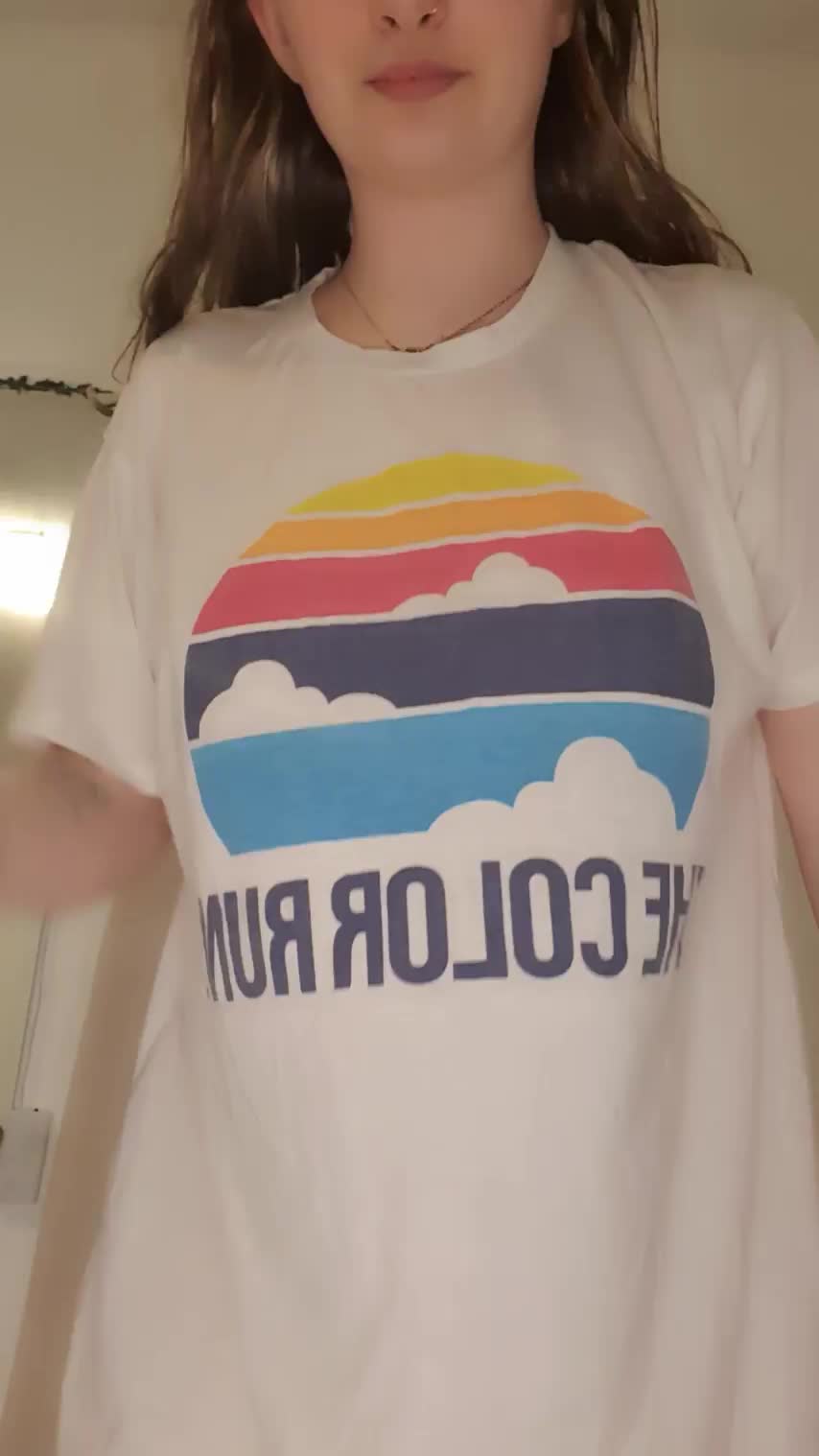I love wearing oversized t-shirts to trick people into thinking my tits are small - free porn video