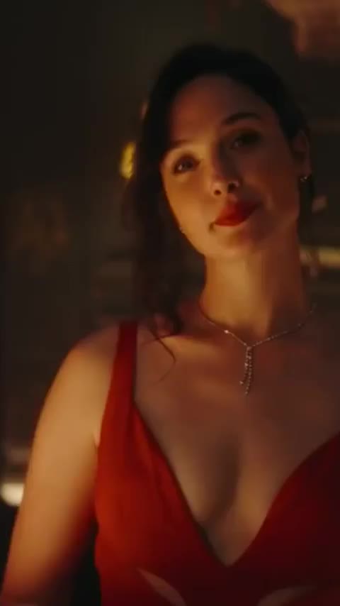 That smirk, that tight dress, that attitude and perky little tits Gal Gadot really is the hottest milf - free porn video