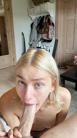 He’s so spoiled getting sucked like this everyday - free porn video