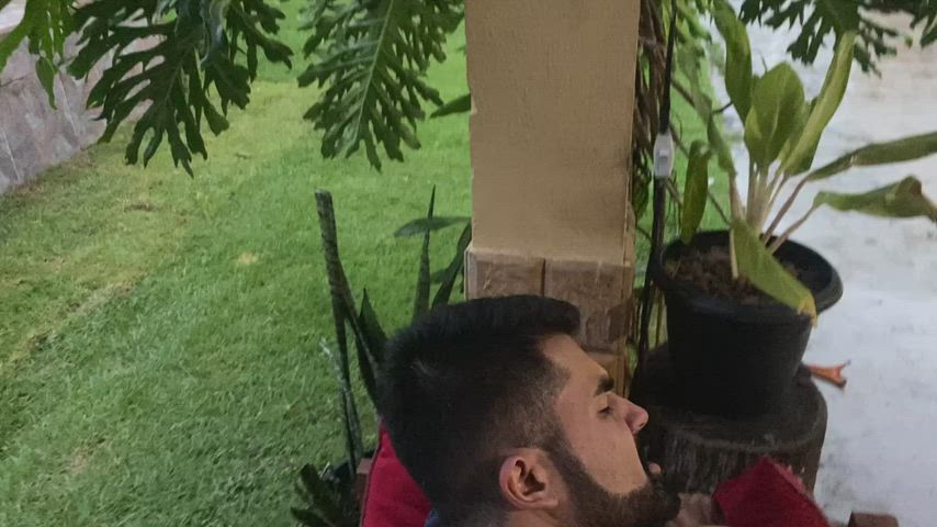 Fucking hot in the garden of the house - free porn video