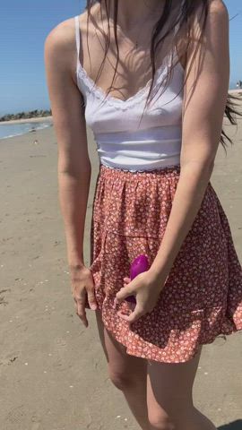 The beach isn’t fun without a butt plug [GIF] - free porn video