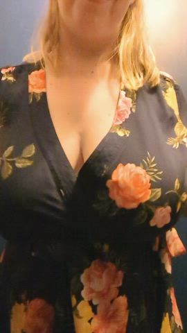 I like to slip my tits out when I'm alone - free porn video