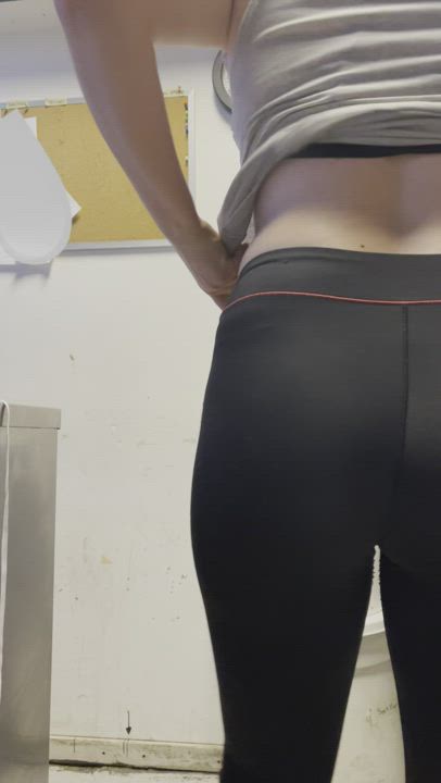 Good Morning Redditors 🥰 enjoy my asshole before I start my workday - free porn video
