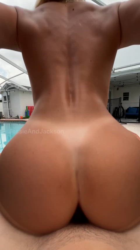 Showing off her back muscles - free porn video