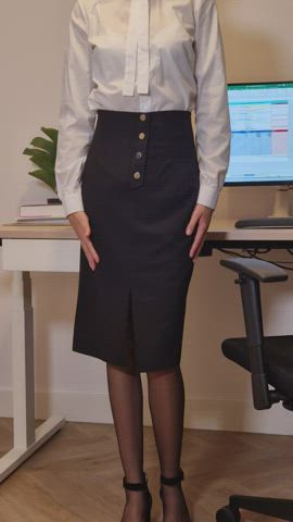 I only want a Boss of 50 or older at my desk - free porn video