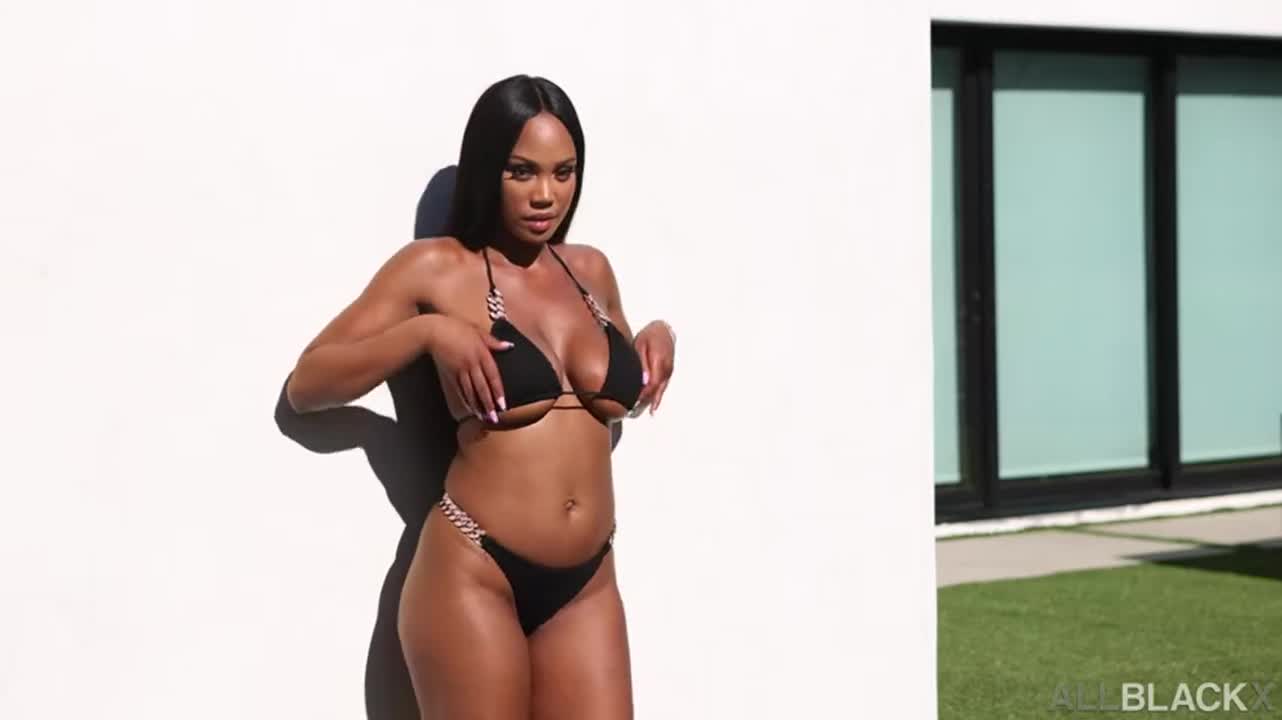 August Skye - free porn video