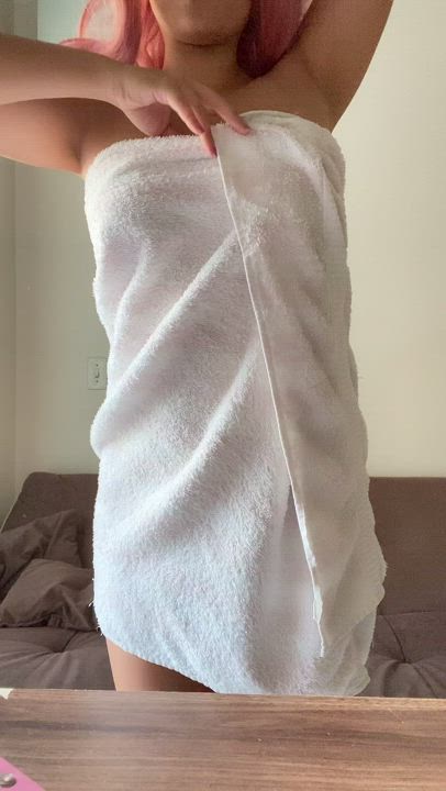 My towel didn't cooperate with my reveal 🙁 - free porn video