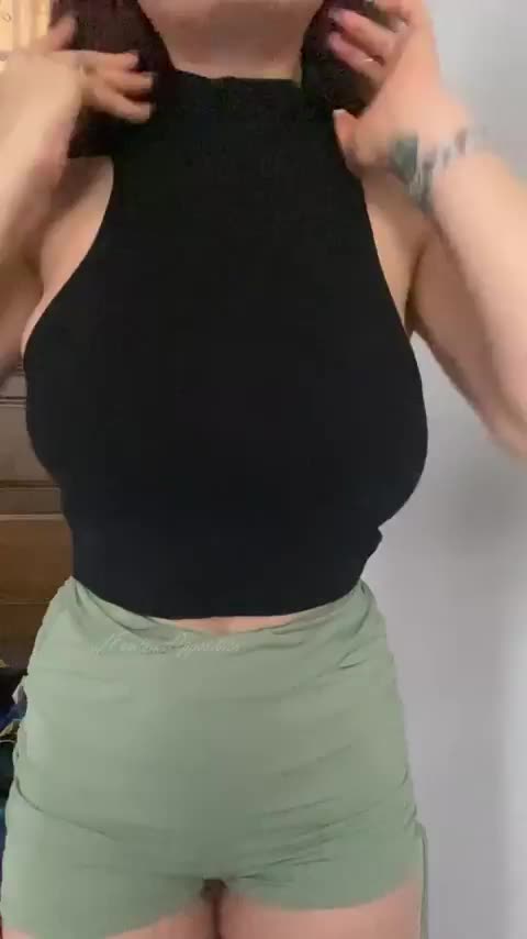 I love my big titties - free porn video