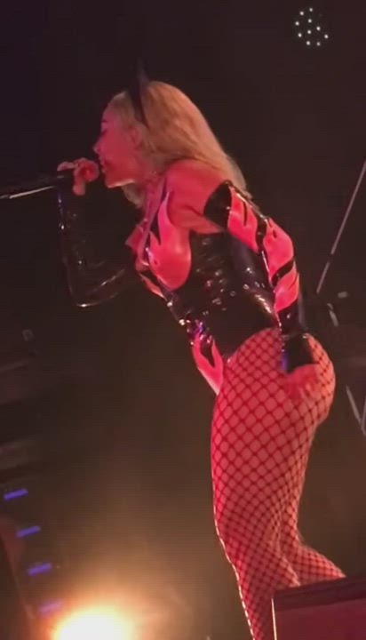 Doja Cat showing off her thick ass - free porn video