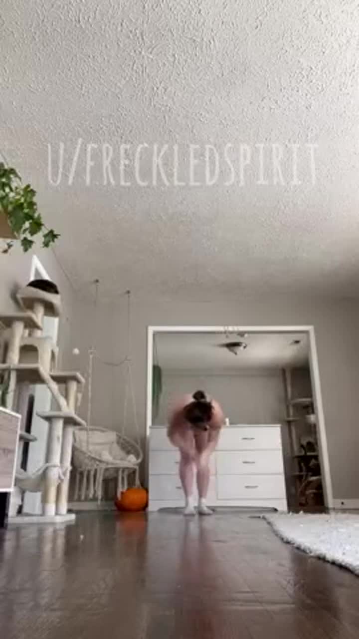 I got broken up with 3 days ago. Looking for a new breeder. - free porn video
