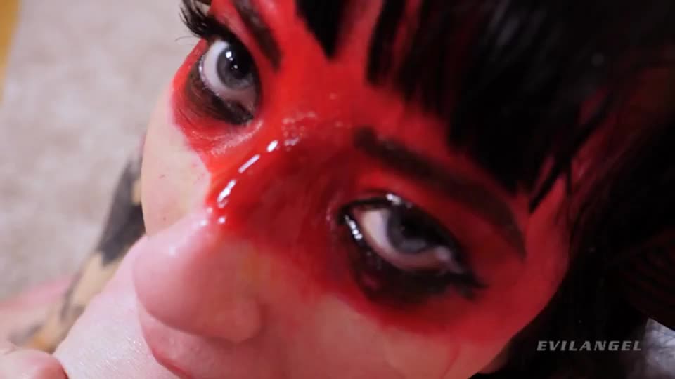 Porn Director Kissing Her Actress After A Gang Bang - free porn video