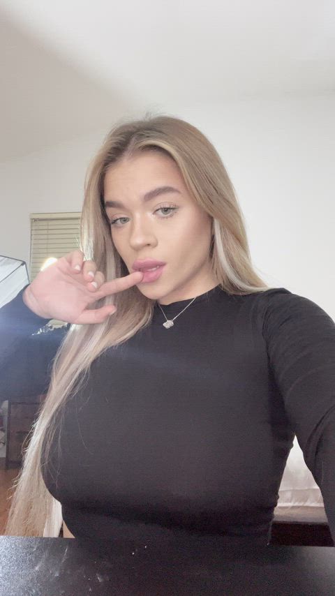 showing my tits is my thing - free porn video