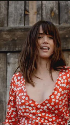 Ana De Armas shaking and downblouse slow-mo - free porn video