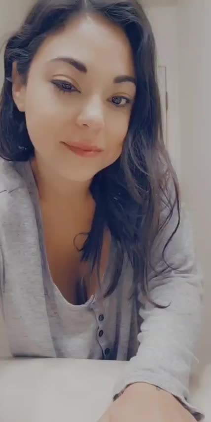 Can I interest you in a little bed head in the morning? - free porn video