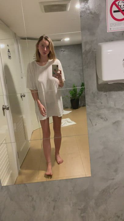 Beautiful slim babe - free porn video