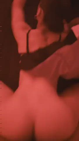 When the dick is good she throws it back - free porn video