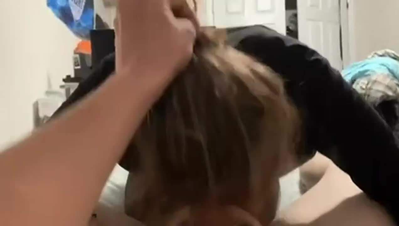 To much cum for her to handle - free porn video