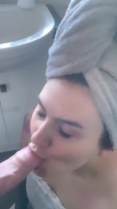 Goon mommy told me I was in for a nice surprise today after work - free porn video