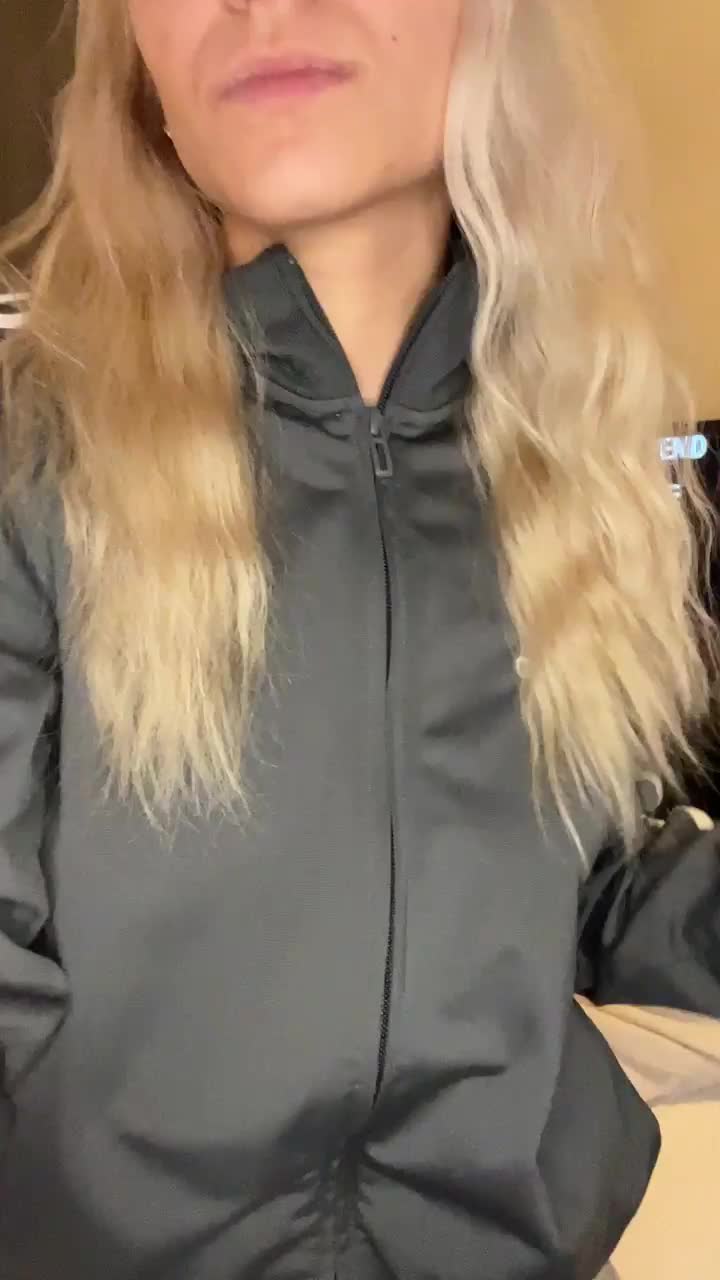 18, afraid and really flat so please don't be mean :( - free porn video