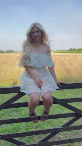 Breed me out in the farmers field 👩🏼‍🌾 - free porn video