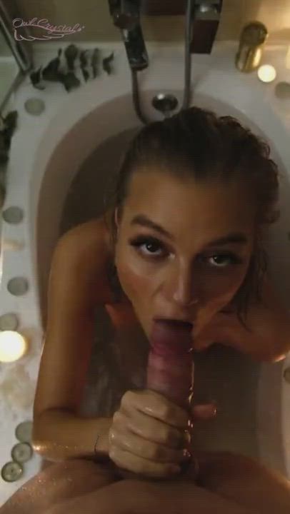 In the Tub - free porn video