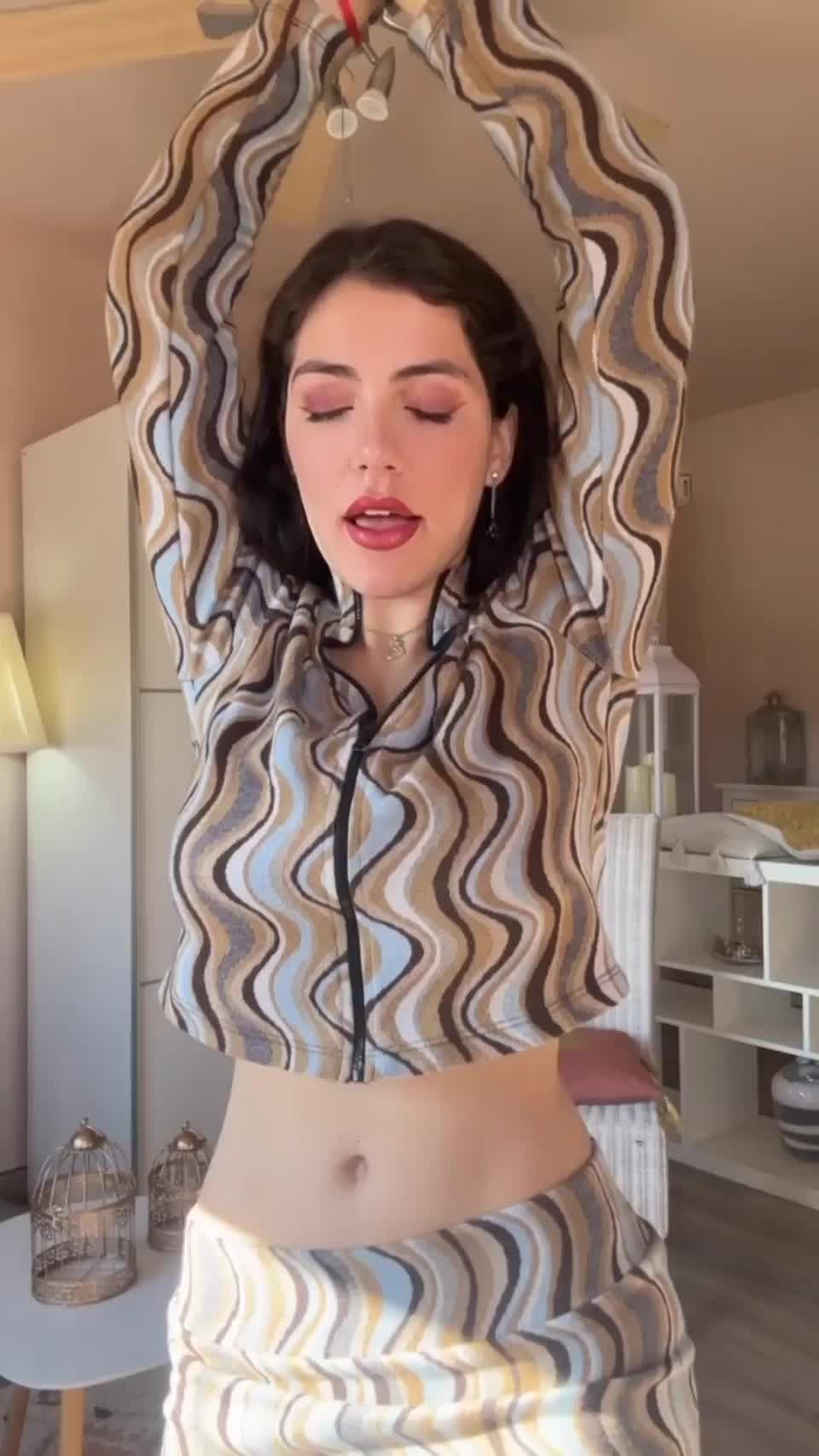 Is it bad if I date guys over 30 when I'm 19? - free porn video