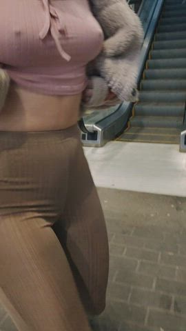 Mundane things like catching the train, made fun! [GIF] - free porn video