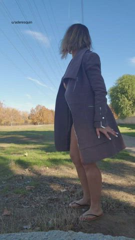 Playing with my plug in public - free porn video