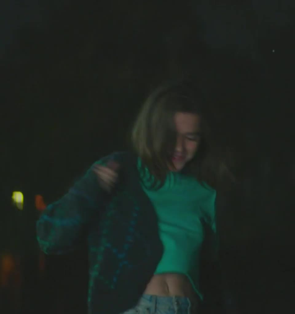 Kiernan Shipka in ‘Wildflower’ - free porn video