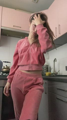 You can fill me up the whole day long, until I'm leaking out - free porn video