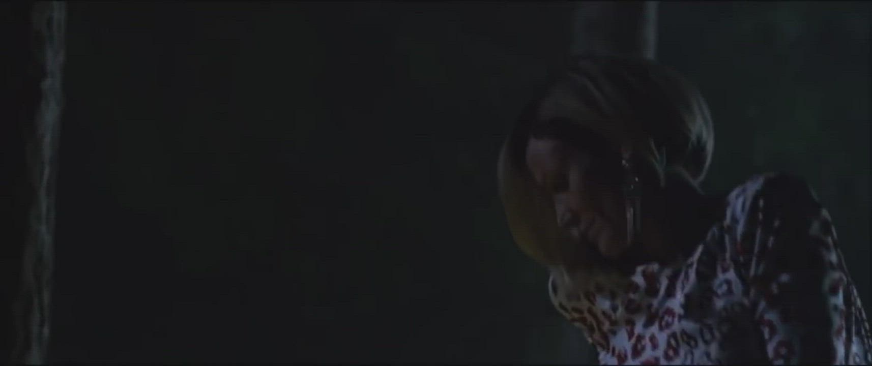 CAMERON DIAZ SPREADING LEGS - free porn video