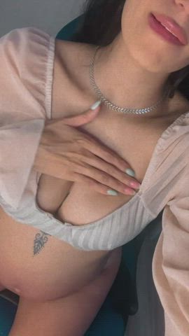 Trying to feel sexy even though I’m getting bigger everyday! - free porn video