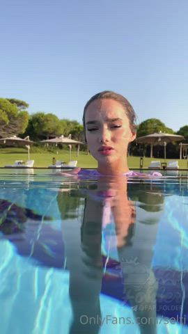 Underwater Flash - free porn video