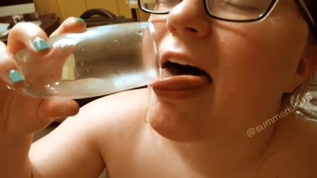 Drinking a load of cum from a glass 🤤 - free porn video