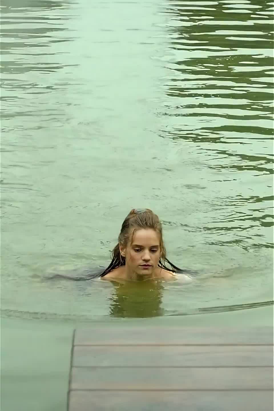 Noémie Schmidt - free porn video