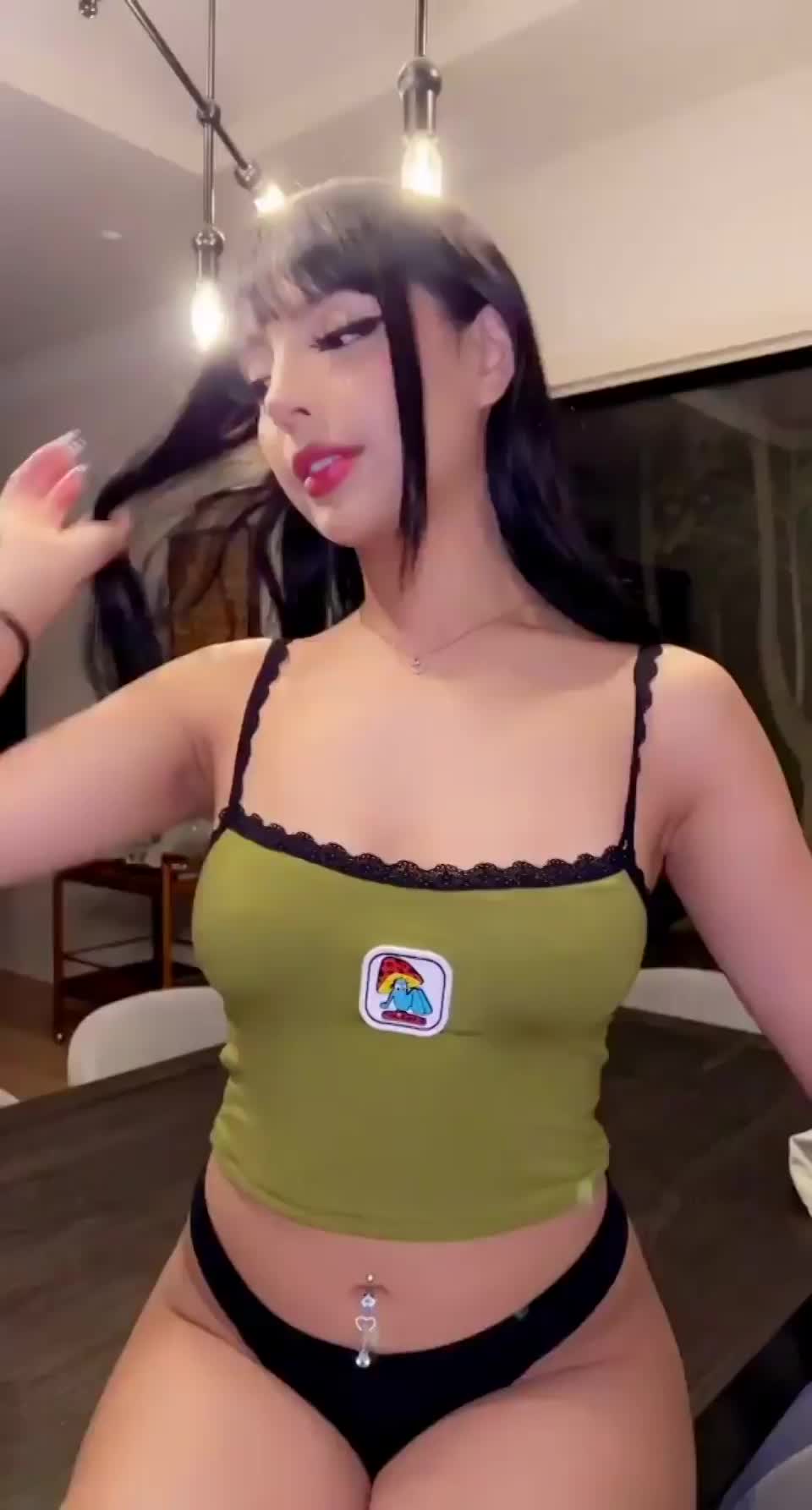 I want to see if you can fit between them - free porn video