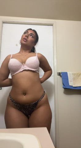 knew u definitely need an arab teen girl getting rid of her bra for u - free porn video