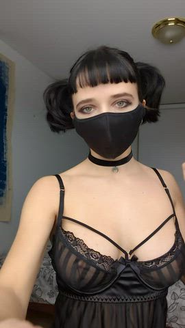 I want to show my black outfit and my big gifts 🎁 🎁 - free porn video