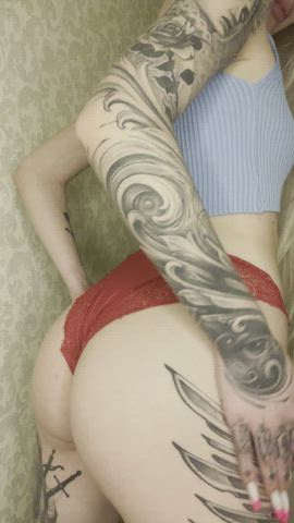 i think red is the best color for me - free porn video