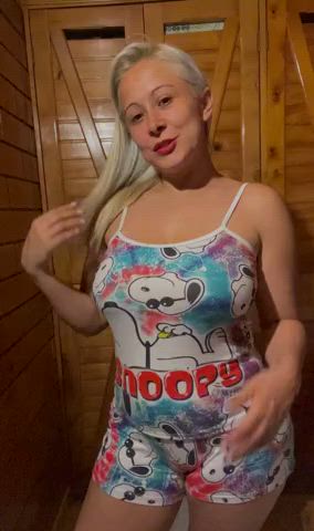 What‘s your opinion on blonde girls? - free porn video