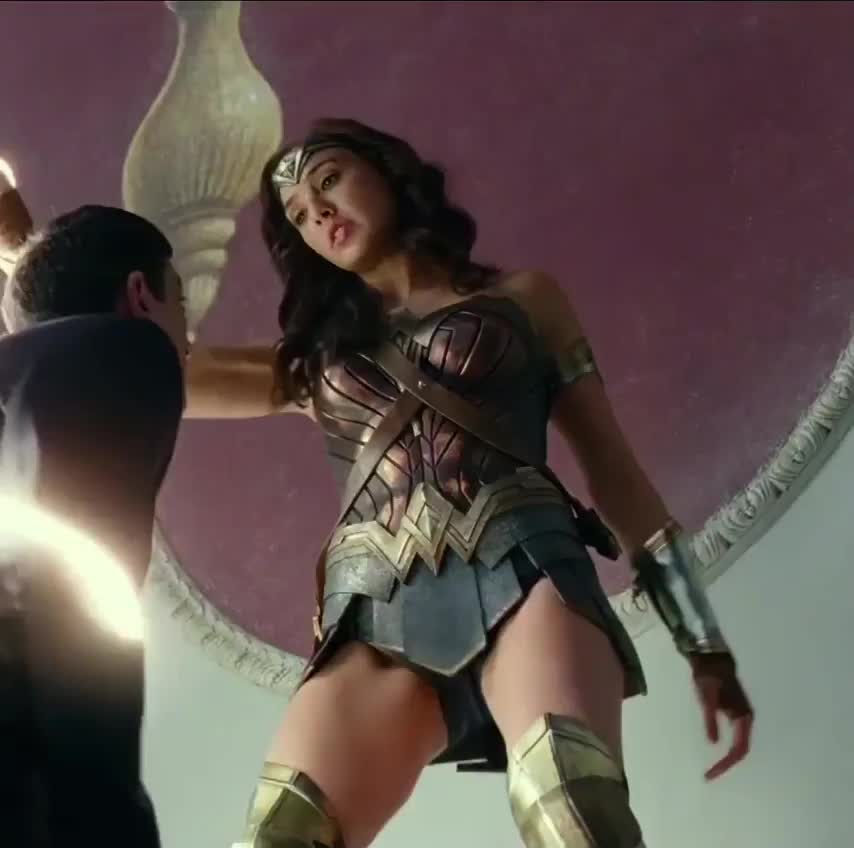 Gal Gadot as Wonder Woman - free porn video