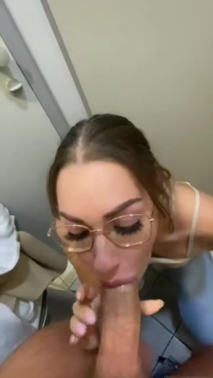 Crazy fitting room blowjob - free porn video