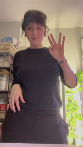 I love breeding in comfortable clothes, having my holes filled while relaxed - free porn video