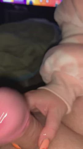 Her pretty nails wrapped around my cock - free porn video