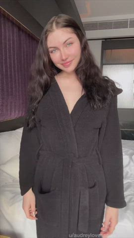 I present to you... my flat belly! Now, let's work together and make it bulge 😜 - free porn video