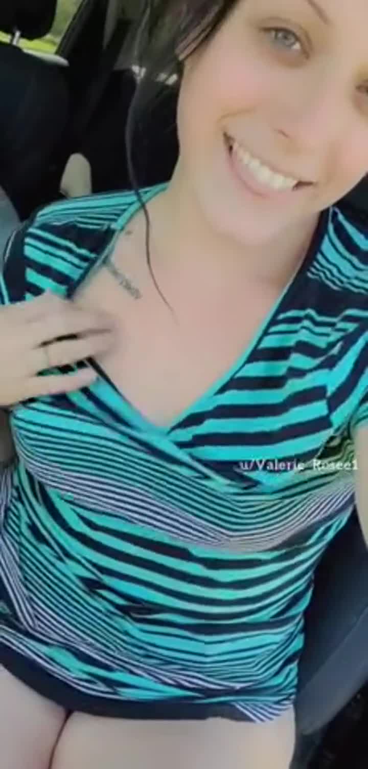 No make ùp, but still showing you my titties lol - free porn video