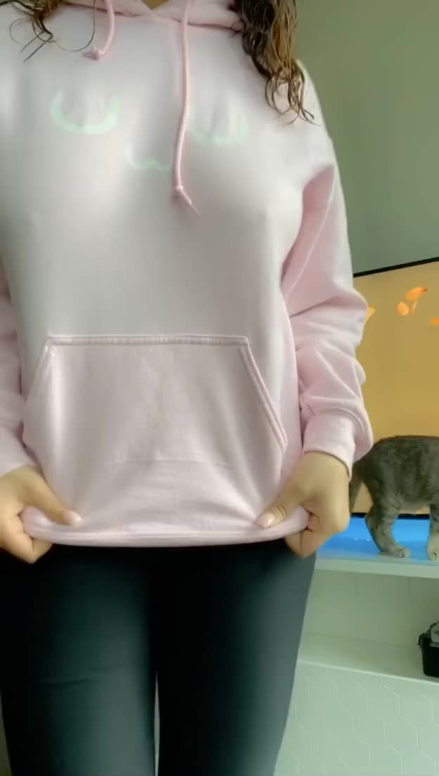 WOW 😋 (her free album in the comments ) - free porn video