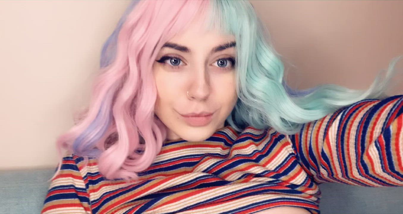 I need some extra hands on this pale body 🤍 - free porn video