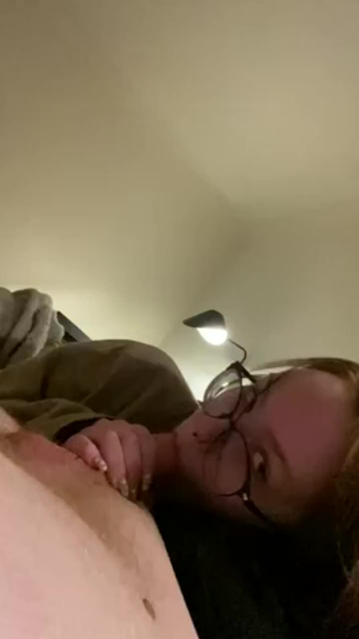 I love being put to work w a dick in my mouth - free porn video