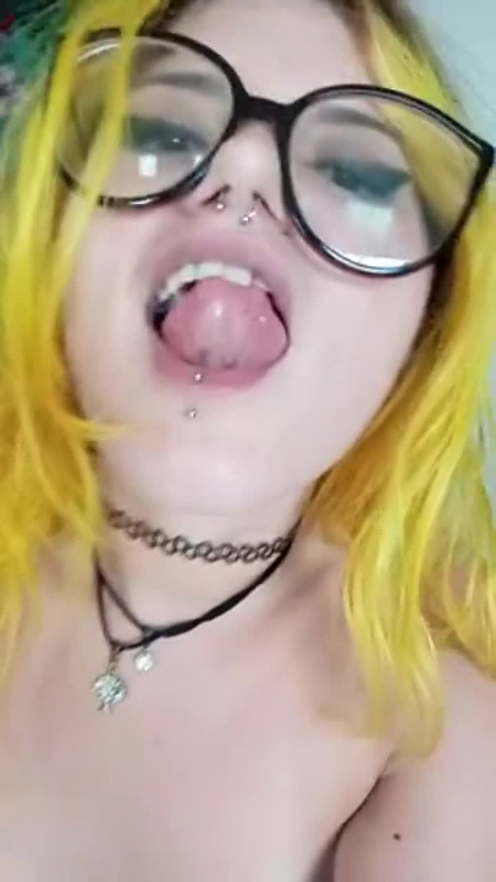 Suck my nipples and slap my white ass - free porn video